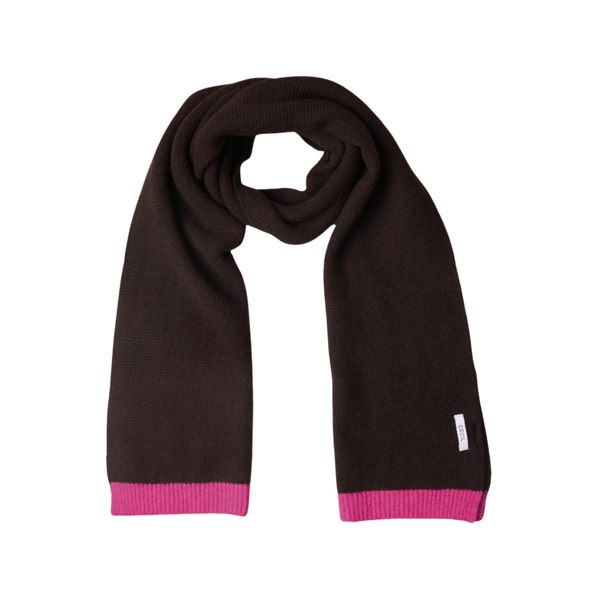 Knit Scarf With Color Kick
