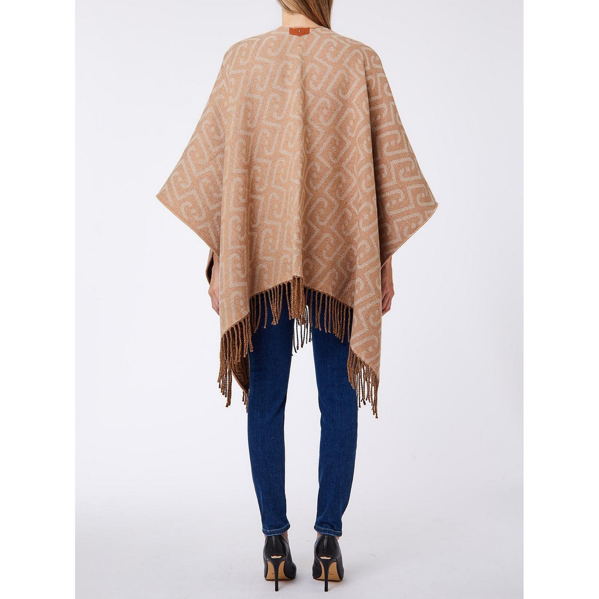 Poncho Double New Logo Chain