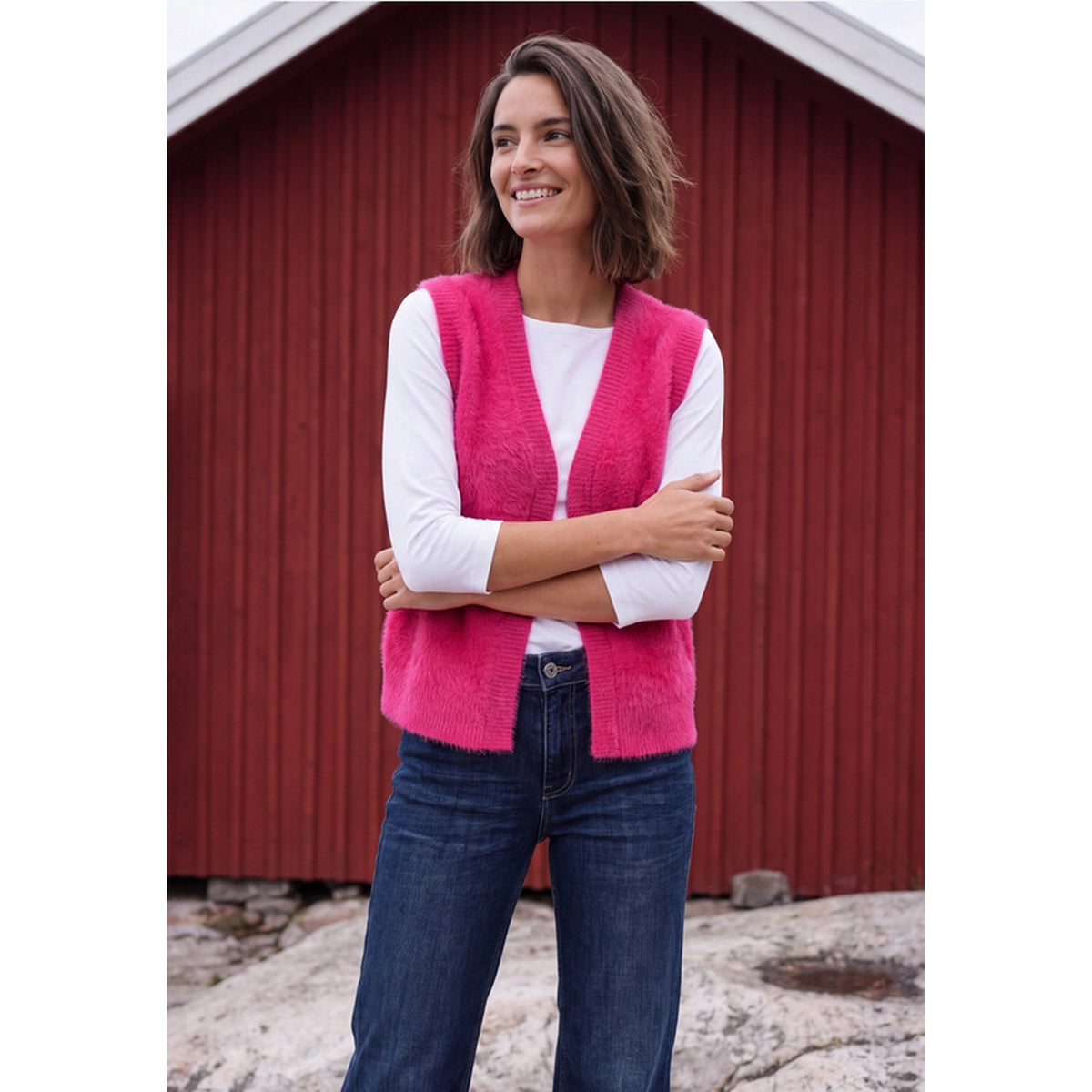 Tos Open Feather Yarn Vest