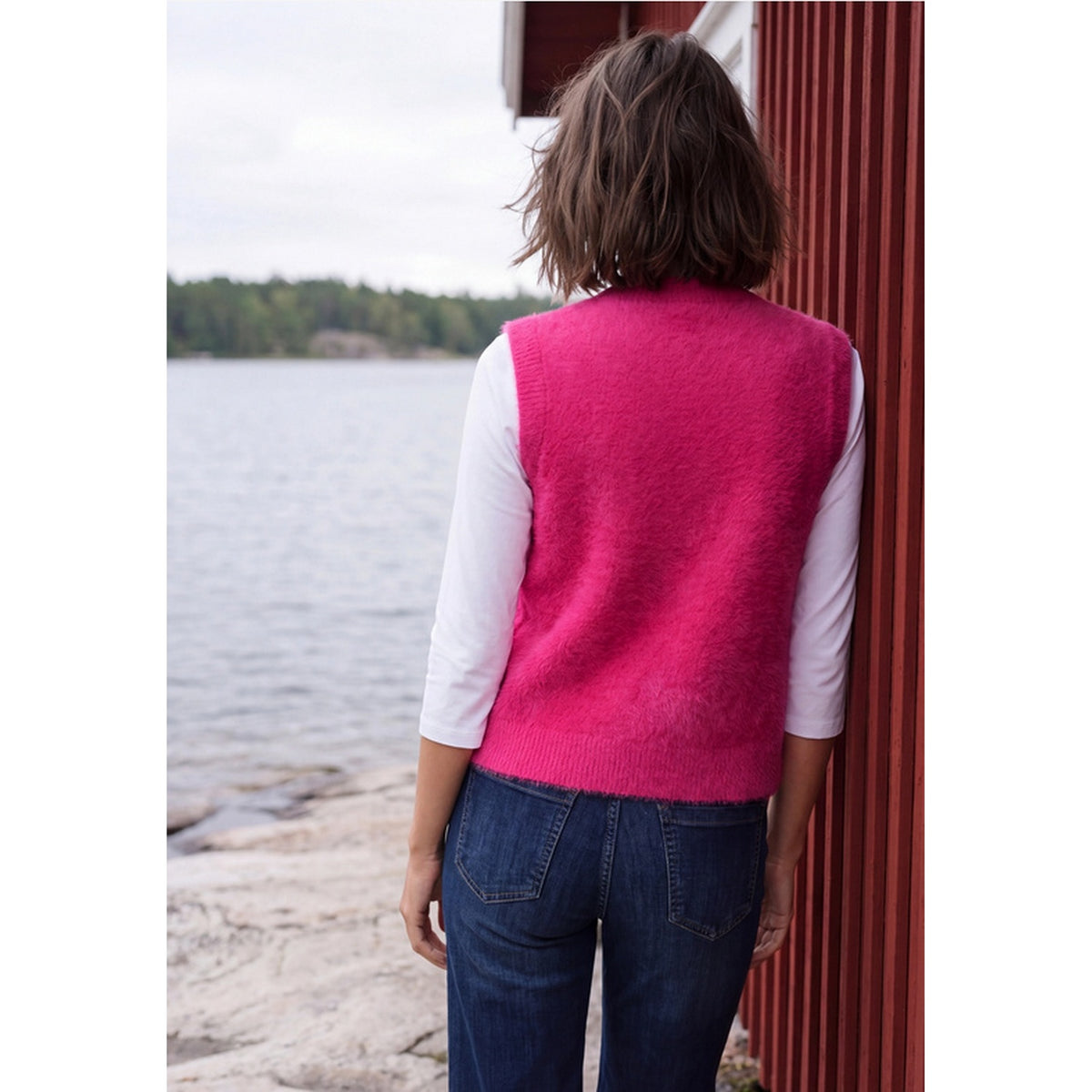 Tos Open Feather Yarn Vest