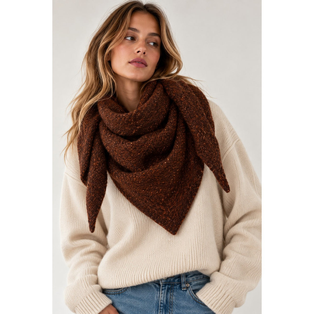 Triangle Marron Fonce 812